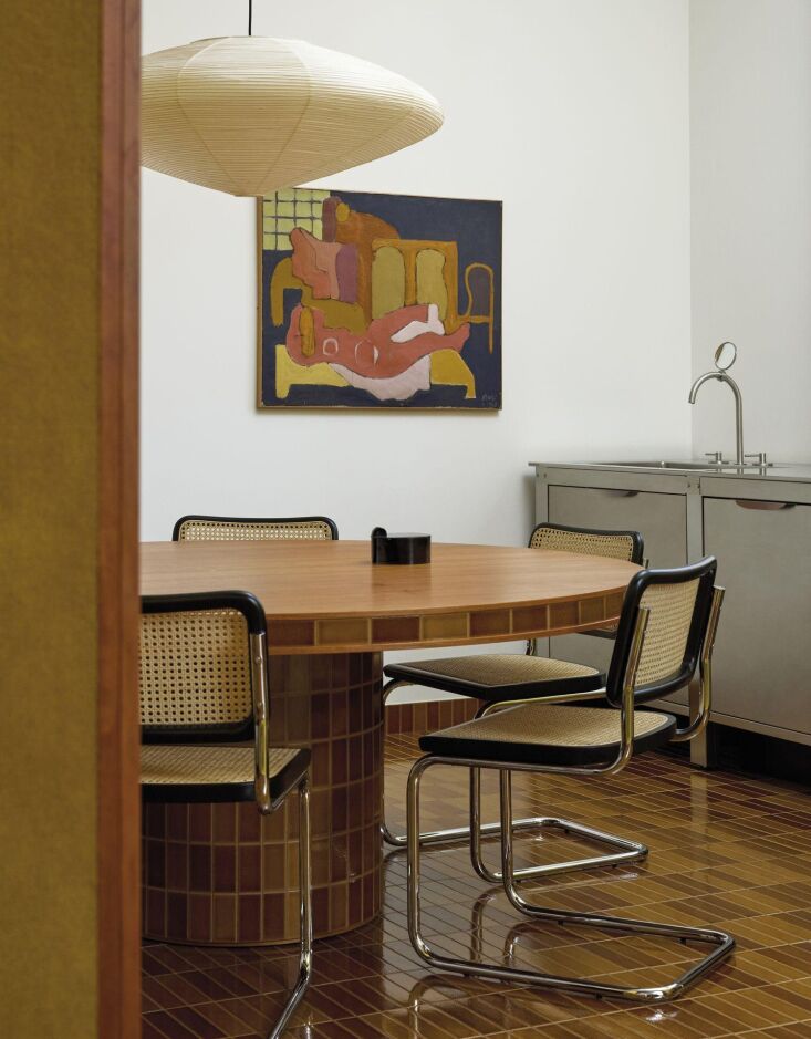 Los azulejos de la colección Excinere se utilizan para suelos y mesas de comedor. 18