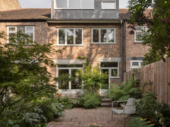 A WellPreserved ArtsandCrafts Home in London for a Pair of Architects portrait 4