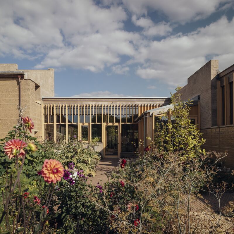 tuckey design studio rammed earth house 4  