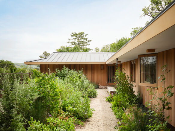 commune inverness fox drive stephen kent johnson 01  
