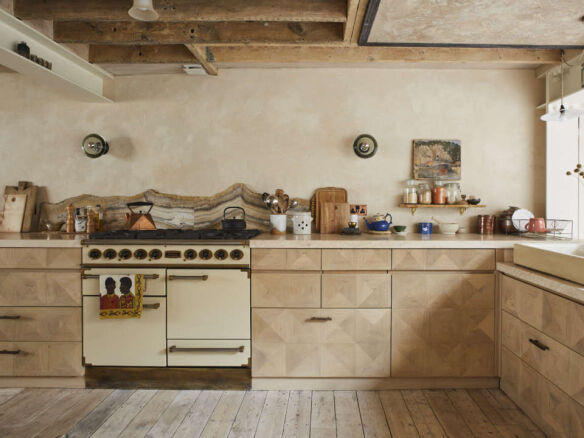 4b retrouvius design london kitchen country home in the city tom fallon photo 5   1 584x438