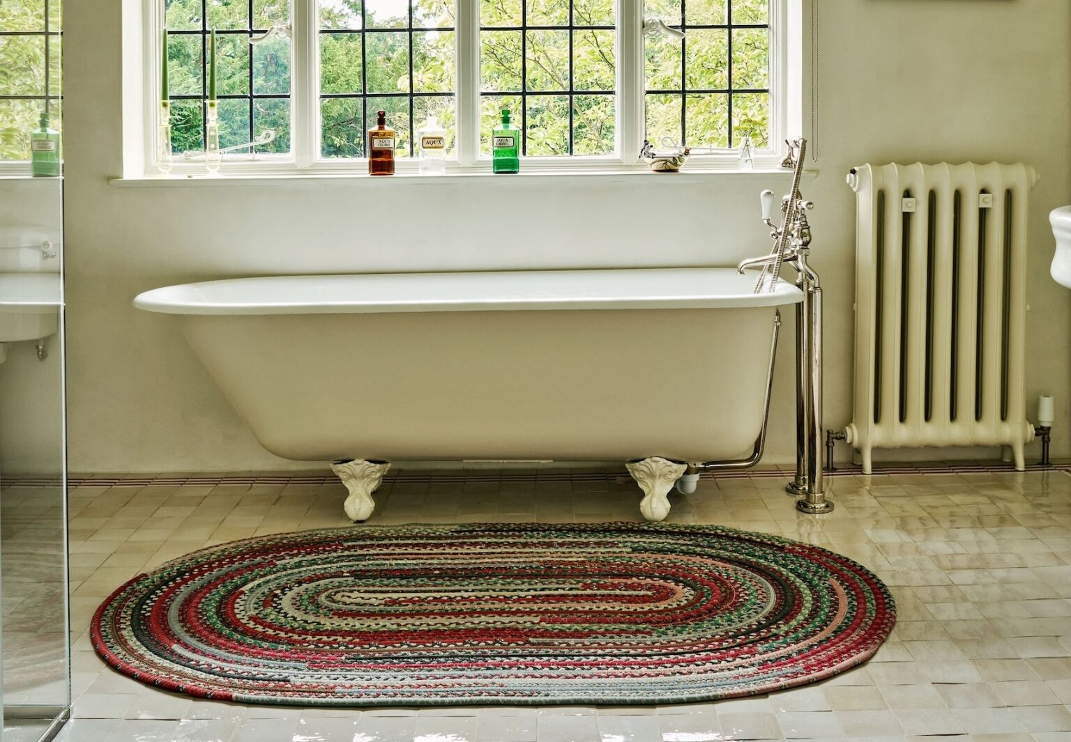 Hollond Studio Phoebe Hollond Sussex Casa catalogada de grado II Baño Hero 1  