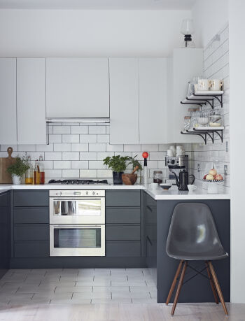 beautiful contemporary kitchen design by sally conran interiors with monochrome 37