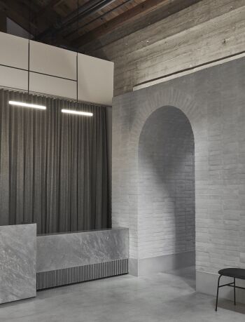 the splash lab la white brick and black metal able showroom by mclaren excell